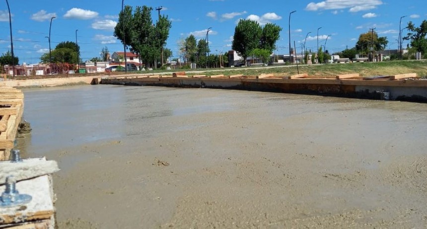 Se sigue avanzando en la construcción del puente en Parque Belgrano