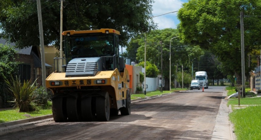 Se están repavimentando calles en seis barrios de la ciudad