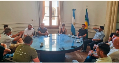 Reunión para proyectar actividades en la nueva Pista de Atletismo