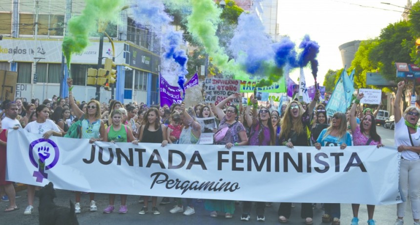 Juntada feminista marcha en el Día Internacional de la Mujer 