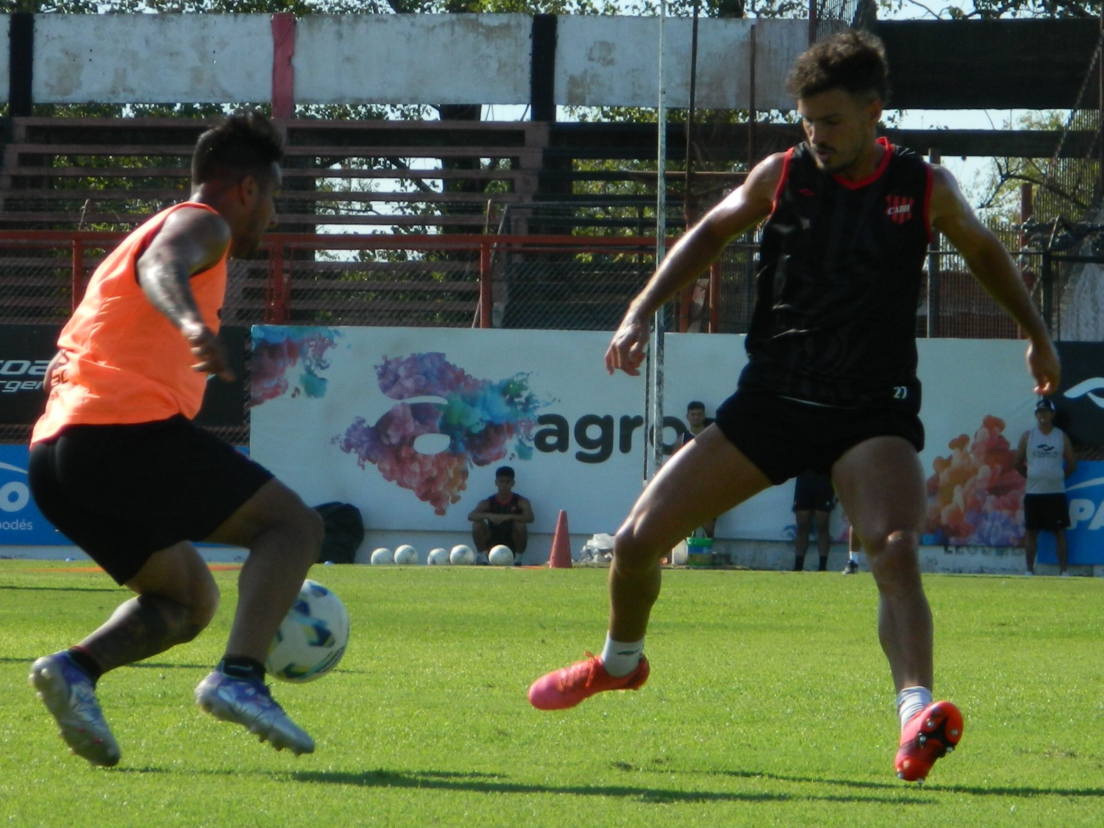 Douglas sumó otra semana de trabajo