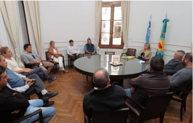 Veterinaria se reunió con representantes de los 12 pueblos del Partido