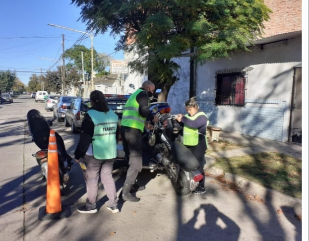 Se implementan controles de tránsito en los barrios periféricos de la ciudad