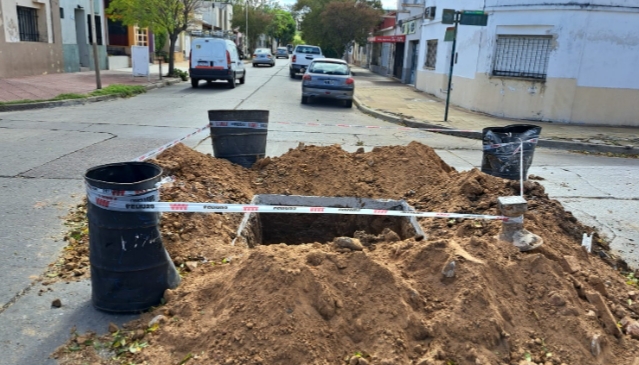 Obras Sanitarias está trabajando en el recambio de válvulas en el Barrio Acevedo
