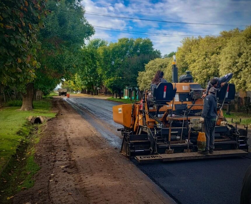 Avanza la urbanizaci&oacute;n en La Violeta con nuevas calles pavimentadas