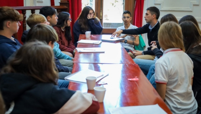 Parlamento Estudiantil: Los chicos se reunieron en comisión para debatir sobre diversos temas