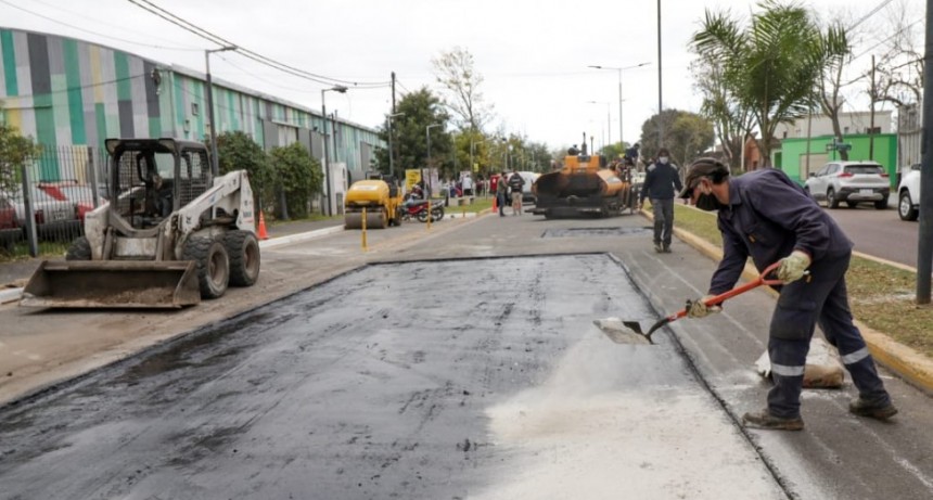 Importante bacheo en Barrio Acevedo
