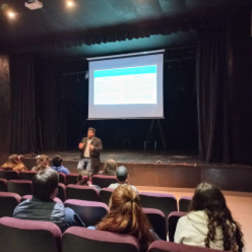 Padre Galli reunió a las escuelas secundarias para hablar sobre adicciones