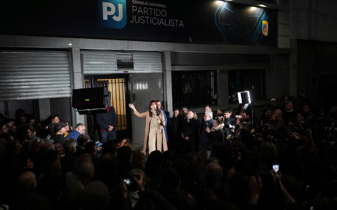 Cristina Kirchner irá presa y no podrá ser candidata: la Corte confirmó su condena por corrupción en el caso Vialidad