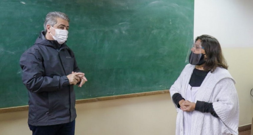 El Intendente visitó la EP Nº 41 y destacó la alegría de los chicos por volver a la escuela