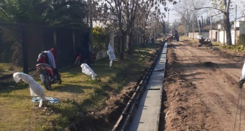 Más cuadras de cordón cuneta para el Barrio Atahualpa Yupanqui