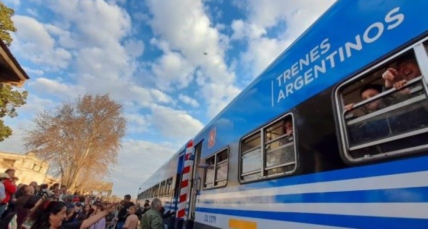 El tren de pasajeros volvió a pasar por San Antonio de Areco