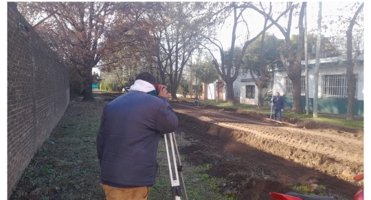 Obra de cordón cuneta en el Barrio La Amalia