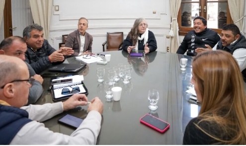 El Ejecutivo municipal y los sindicatos acordaron un incremento salarial para los meses de julio y agosto