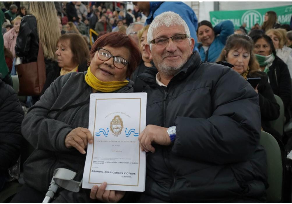 El título que cambia vidas: el municipio alcanzó las 5.000 escrituras entregadas