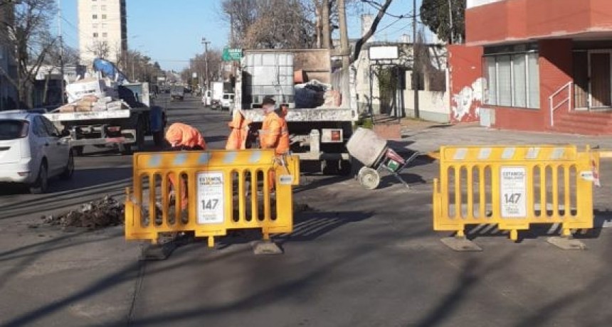 Bacheo en avenida Colón