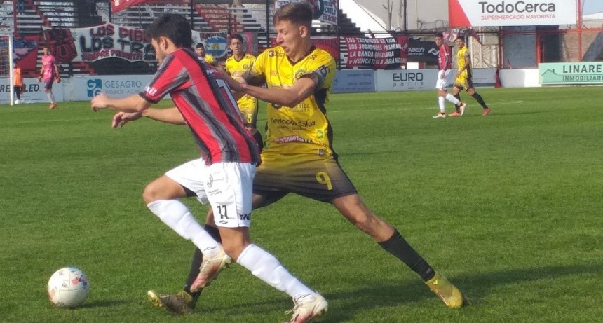 Douglas volvió a la victoria y subió en la tabla