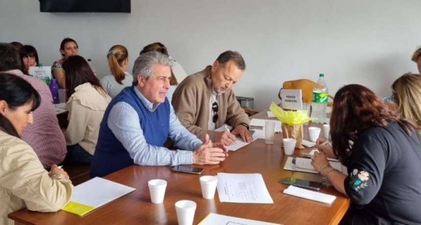 Funcionarios del Ejecutivo trabajan en la definición de objetivos y metas del municipio