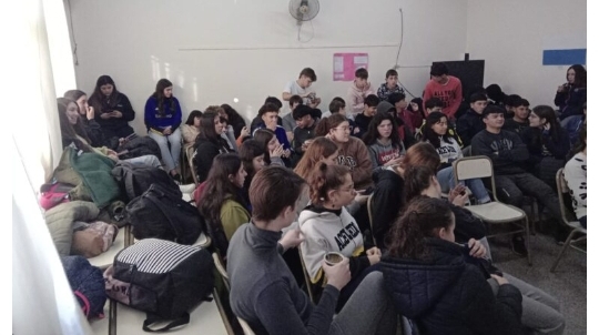 Violencia en el noviazgo: Continúan los talleres de prevención en las escuelas