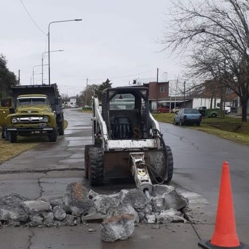 Bacheo en Av. Dr. Jauretche