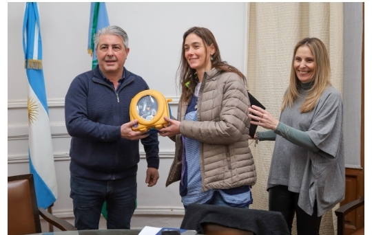 El Intendente entregó 4 Desfibriladores que se suman a la red de dispositivos ya existente en la ciudad