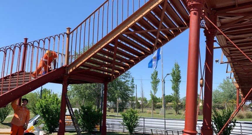 Comenzó la pintura del Puente de Hierro