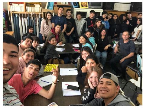 El area de Juventud estuvo en la Secundaria 4 con el Programa Hablemos