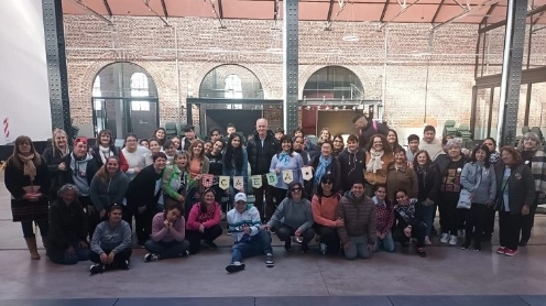 Alumnos santafesinos eligieron “Julio Maiztegui” como nombre de su escuela y visitaron nuestra ciudad