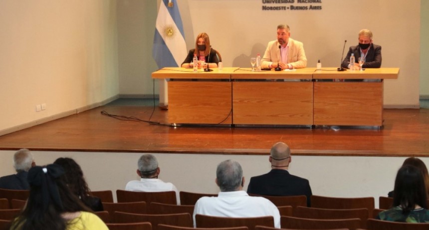 Martínez: “La Universidad es un pilar fundamental en nuestro desarrollo”