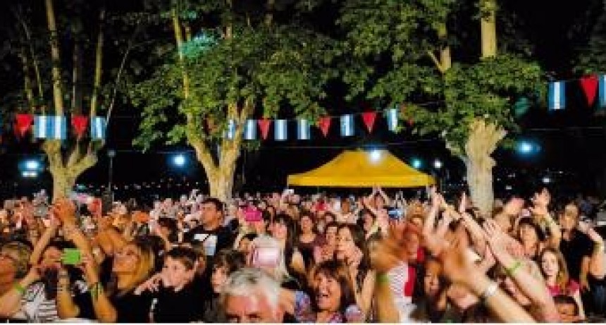 Tribhu, espectáculo principal de la Fiesta de Colectividades de El Socorro