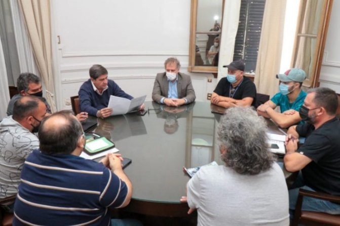 Reunión entre los gremios y el municipio