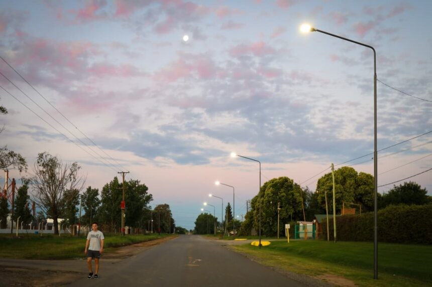 En tres puntos de la zona norte se encendieron nuevas luminarias LED